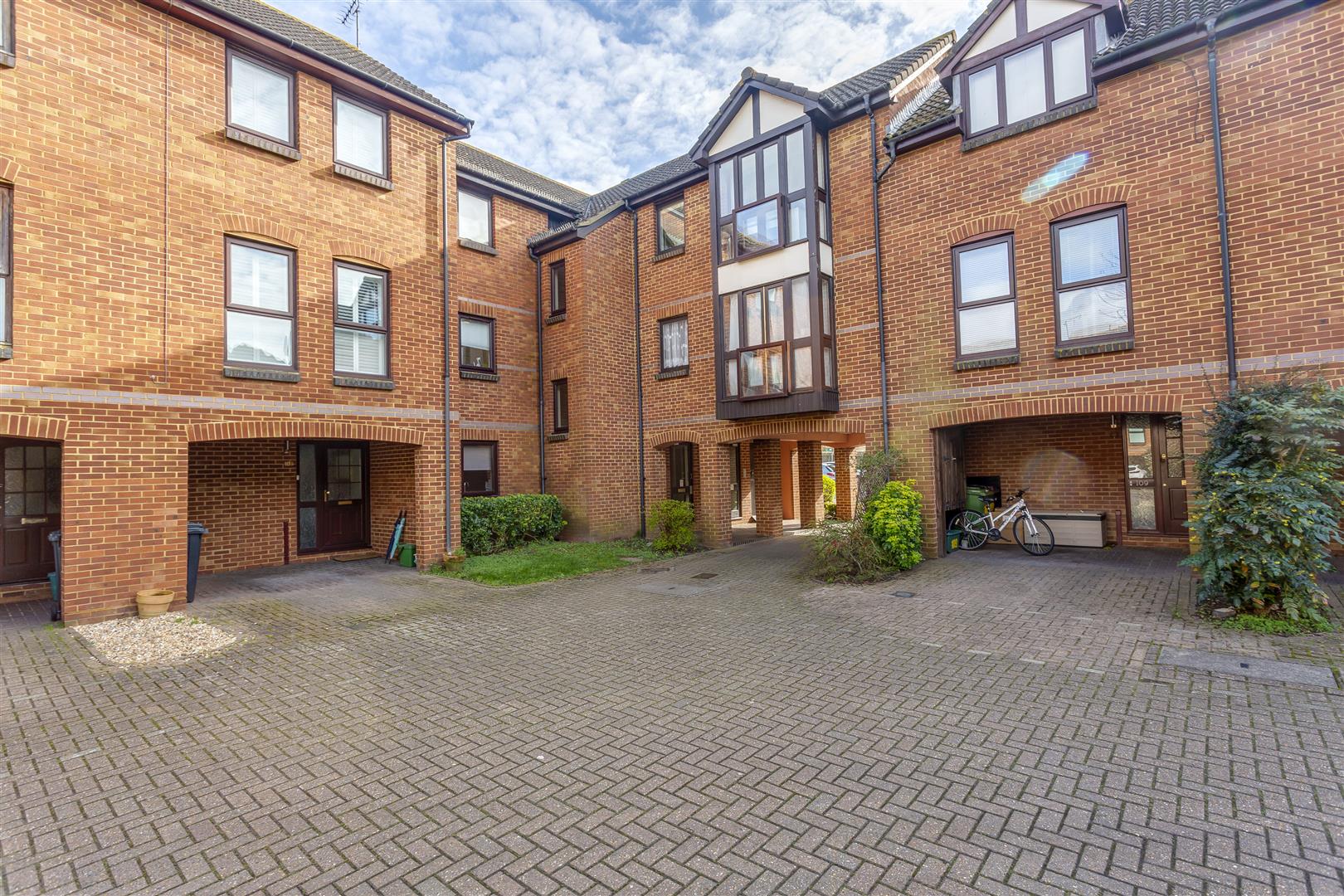 Farriers Road, Epsom Williams Harlow Estate Agents Cheam & Banstead